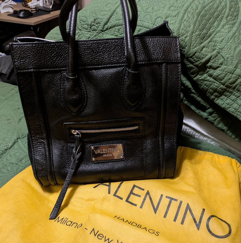 VALENTINO Purse  100% Leather  "See  Pictures "